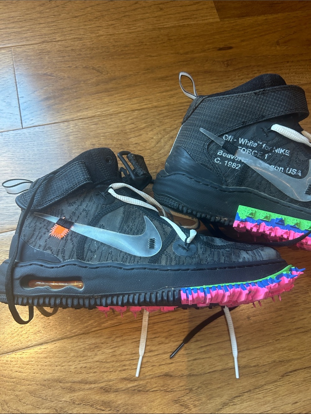 Off-White Kids Black Sneakers with Multicolor Sole Accents - Picture 9 of 11
